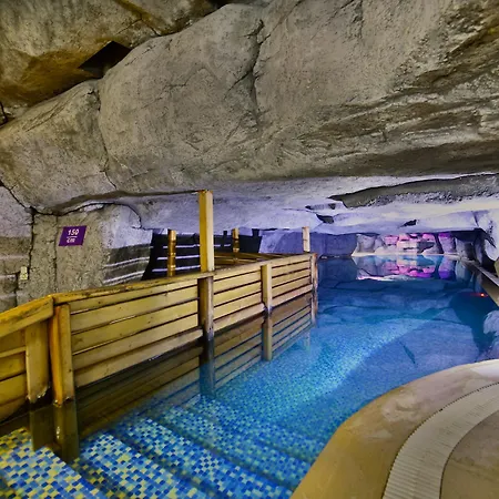 Amethyst Old Hotel 4*